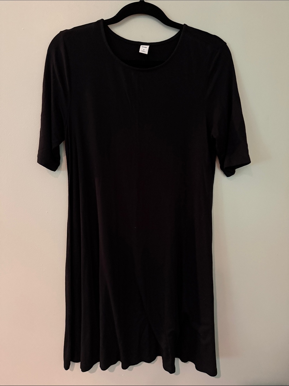 Women's Black Short-Sleeve Swing Top